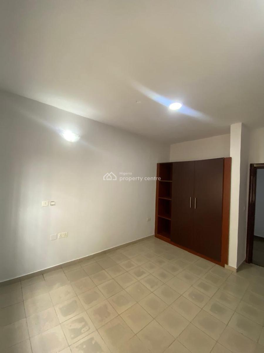 Fully Serviced 3bedroom Apartment with Bq, Prime Water Gardens, Lekki Phase 1, Lekki, Lagos, Flat / Apartment for Rent