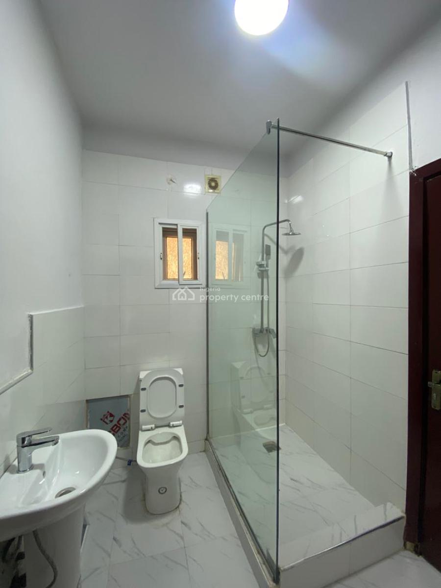 Fully Serviced 3bedroom Apartment with Bq, Prime Water Gardens, Lekki Phase 1, Lekki, Lagos, Flat / Apartment for Rent