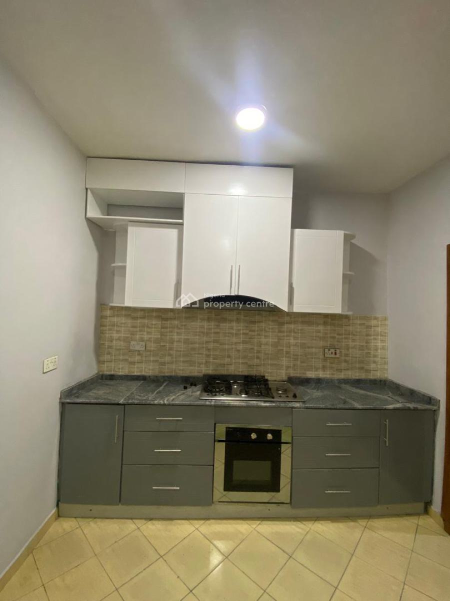 Fully Serviced 3bedroom Apartment with Bq, Prime Water Gardens, Lekki Phase 1, Lekki, Lagos, Flat / Apartment for Rent