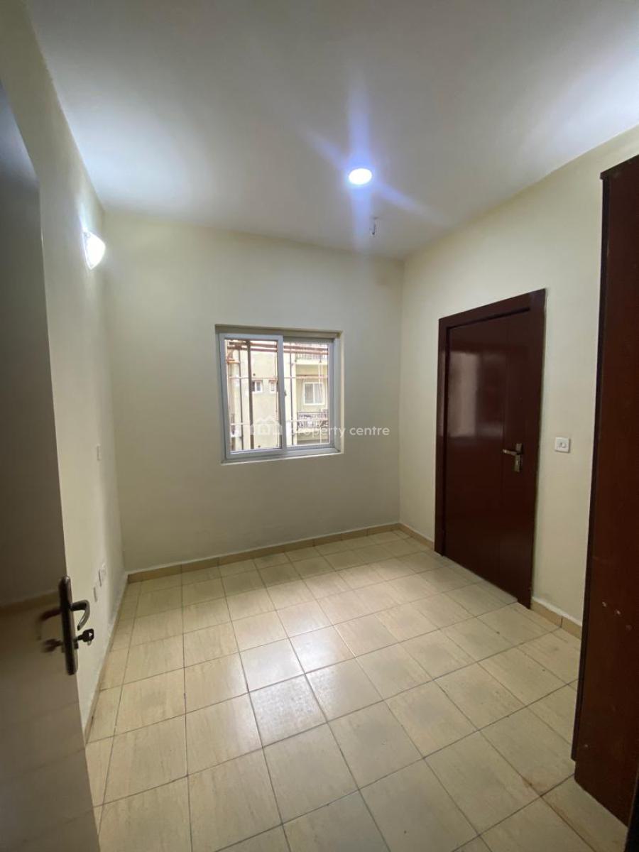 Fully Serviced 3bedroom Apartment with Bq, Prime Water Gardens, Lekki Phase 1, Lekki, Lagos, Flat / Apartment for Rent