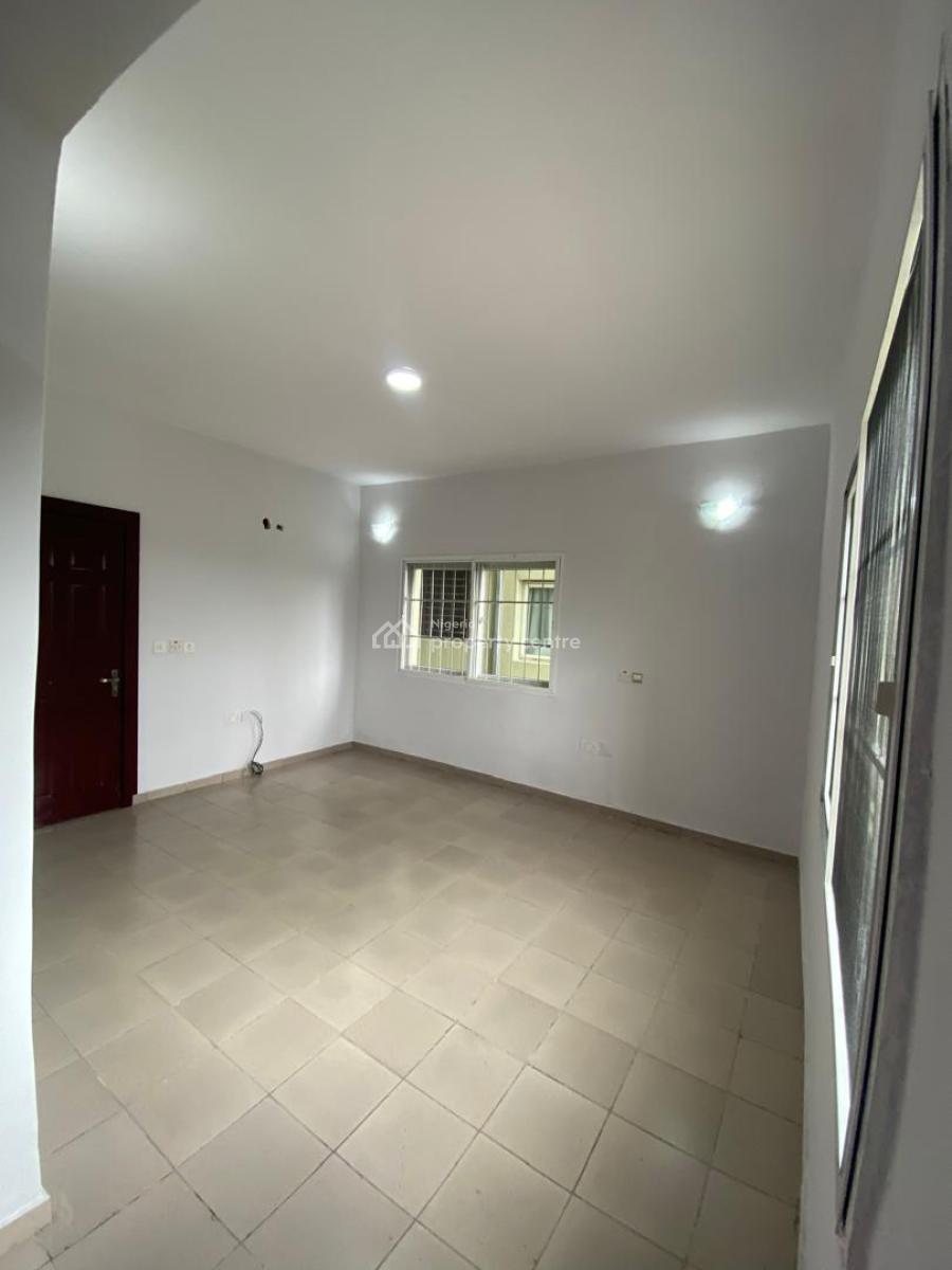 Fully Serviced 3bedroom Apartment with Bq, Prime Water Gardens, Lekki Phase 1, Lekki, Lagos, Flat / Apartment for Rent