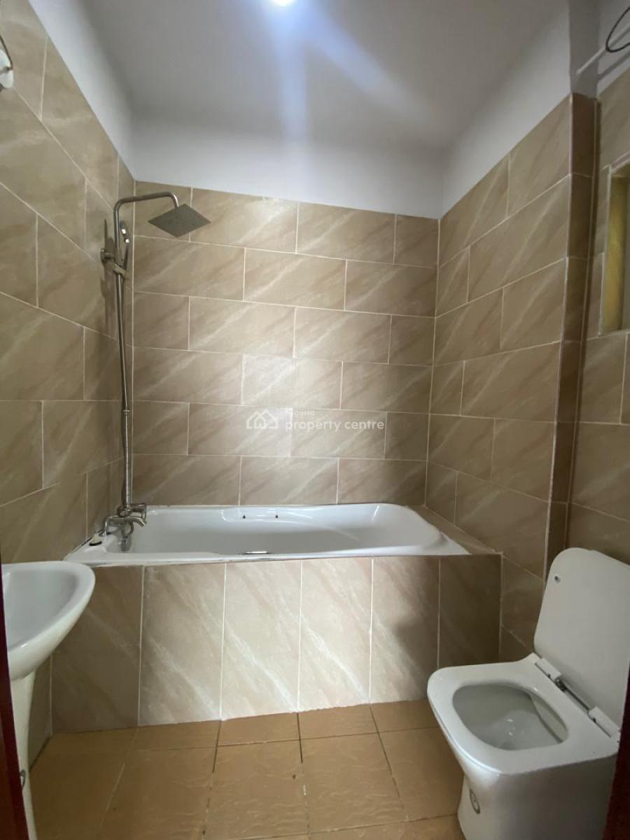Fully Serviced 3bedroom Apartment with Bq, Prime Water Gardens, Lekki Phase 1, Lekki, Lagos, Flat / Apartment for Rent