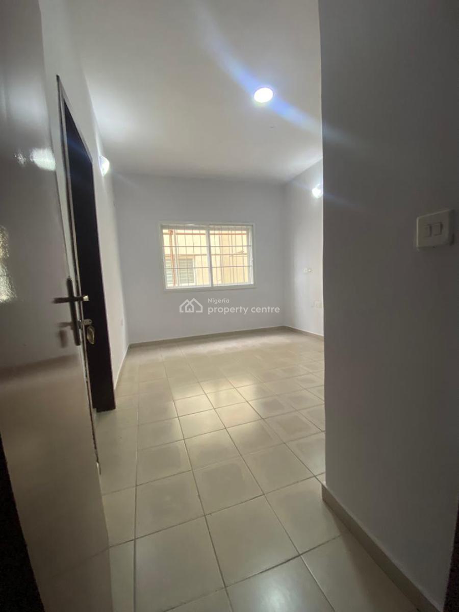 Fully Serviced 3bedroom Apartment with Bq, Prime Water Gardens, Lekki Phase 1, Lekki, Lagos, Flat / Apartment for Rent