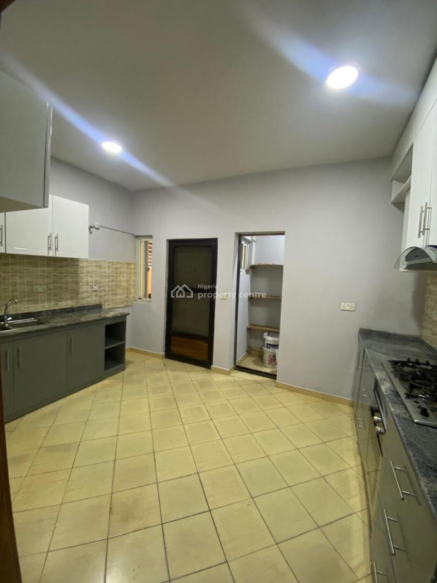 Fully Serviced 3bedroom Apartment with Bq, Prime Water Gardens, Lekki Phase 1, Lekki, Lagos, Flat / Apartment for Rent