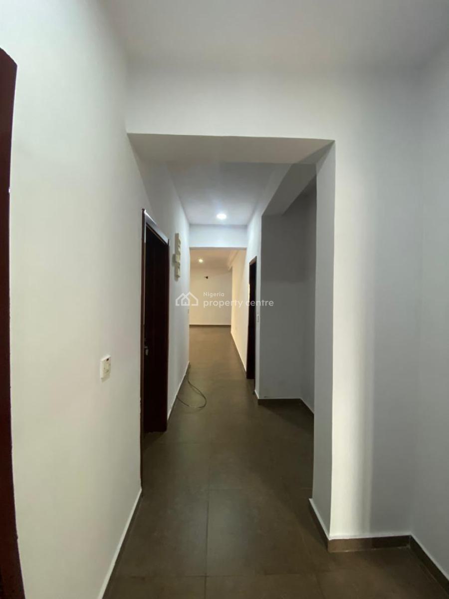 Fully Serviced 3bedroom Apartment with Bq, Prime Water Gardens, Lekki Phase 1, Lekki, Lagos, Flat / Apartment for Rent