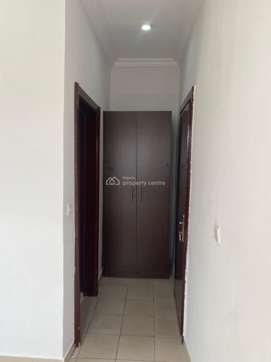 Fully Serviced 3bedroom Apartment with Bq, Prime Water Gardens, Lekki Phase 1, Lekki, Lagos, Flat / Apartment for Rent