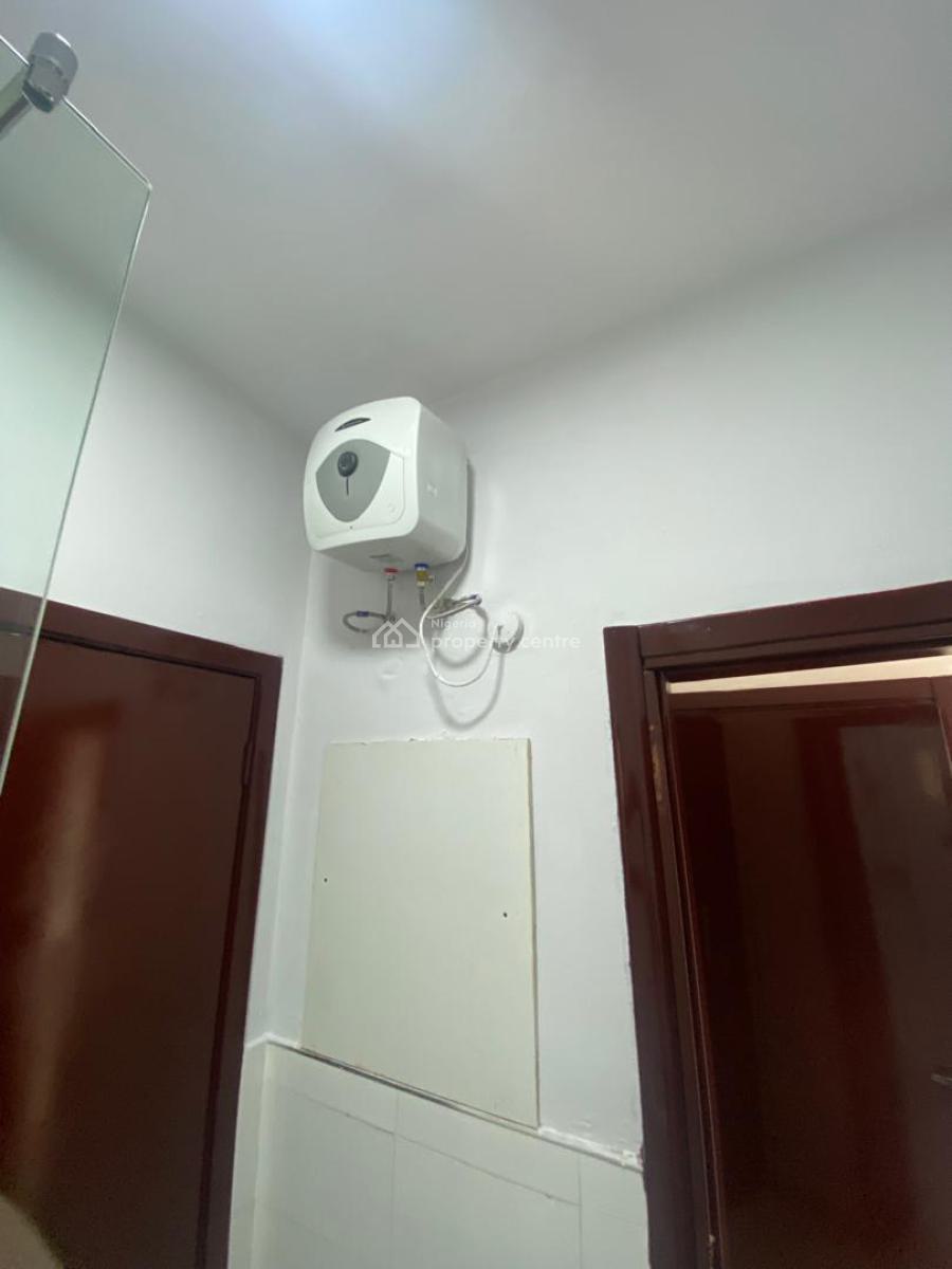 Fully Serviced 3bedroom Apartment with Bq, Prime Water Gardens, Lekki Phase 1, Lekki, Lagos, Flat / Apartment for Rent