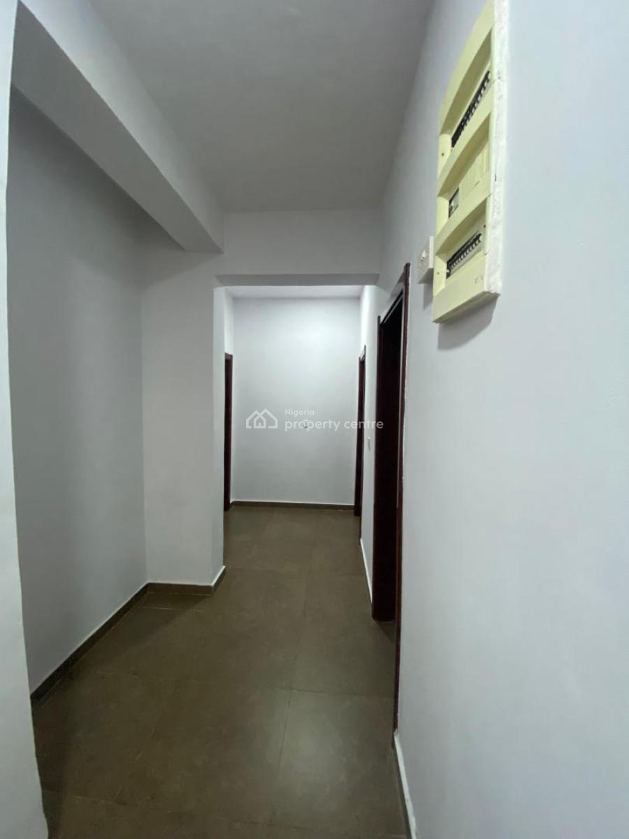 Fully Serviced 3bedroom Apartment with Bq, Prime Water Gardens, Lekki Phase 1, Lekki, Lagos, Flat / Apartment for Rent