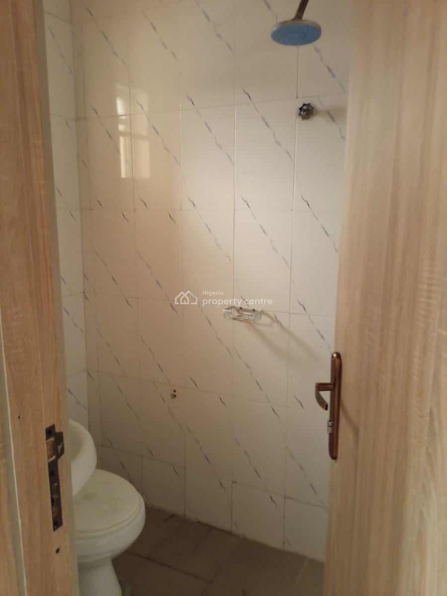 Spacious 3 Bedroom Apartment, Off Mobil Road, Ajah, Lagos, Flat / Apartment for Rent