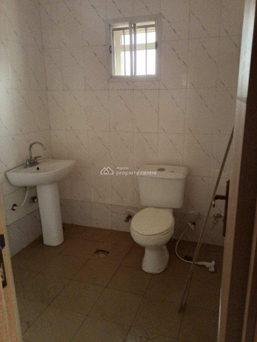 Spacious 3 Bedroom Apartment, Off Mobil Road, Ajah, Lagos, Flat / Apartment for Rent
