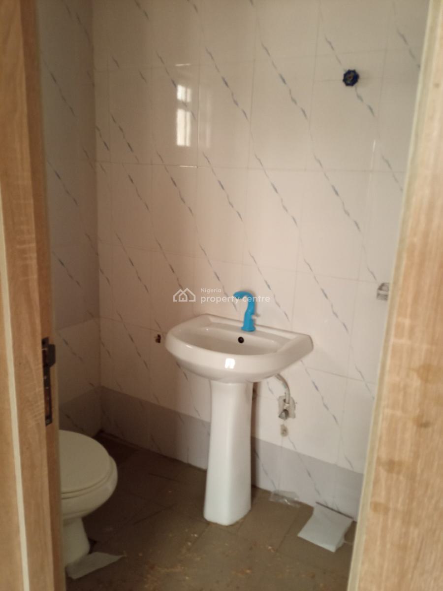 Spacious 3 Bedroom Apartment, Off Mobil Road, Ajah, Lagos, Flat / Apartment for Rent