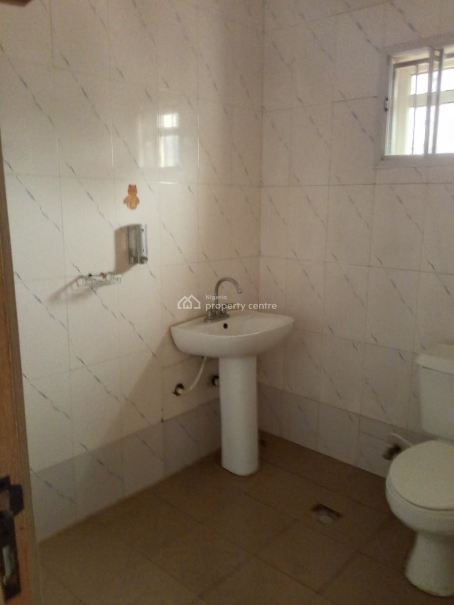 Spacious 3 Bedroom Apartment, Off Mobil Road, Ajah, Lagos, Flat / Apartment for Rent