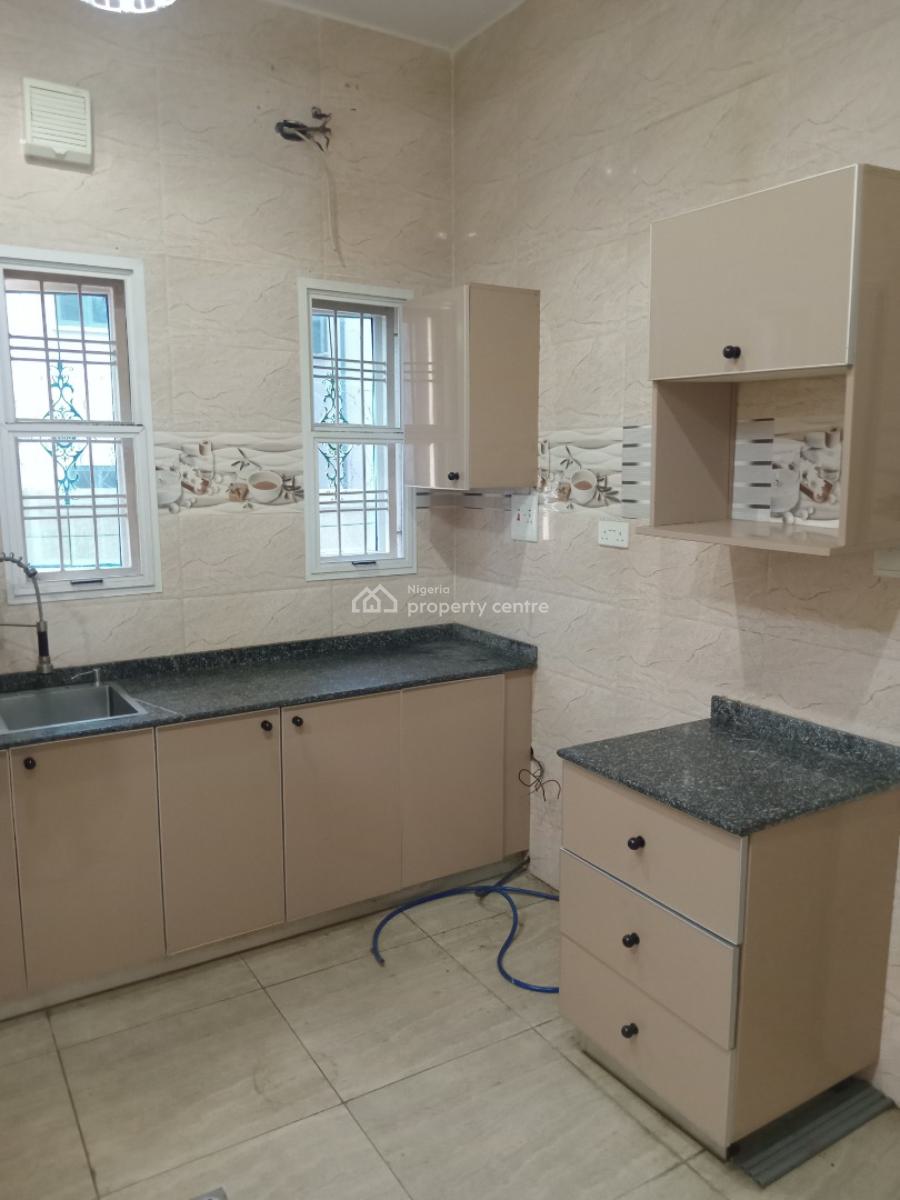 a Well-built Spacious 4bedroom Semi-detached Duplex, Jahi District ( Video of The House Is Attached), Jahi, Abuja, Semi-detached Duplex for Rent