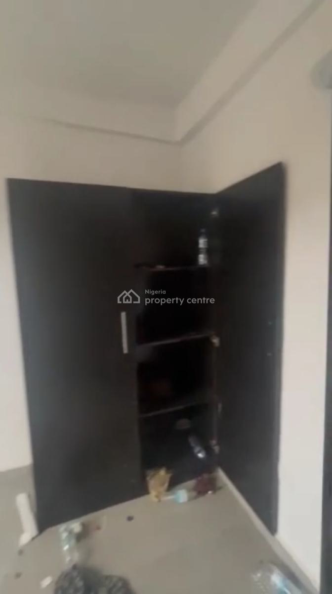 Well Maintained Self Contain with Water Heater, Wardrobe , Pop Ceiling, Yaba, Lagos, Self Contain (single Rooms) for Rent