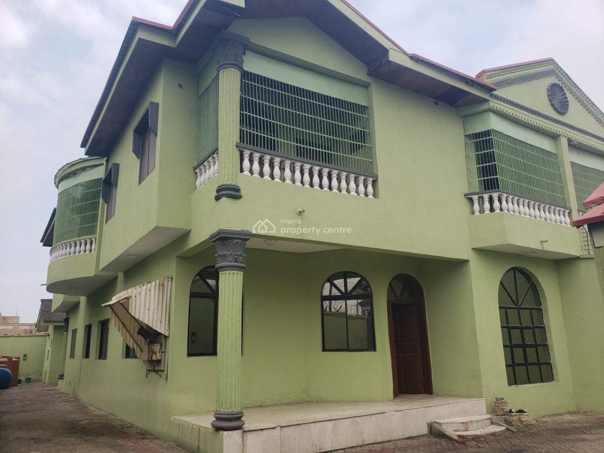 Well Maintained 5 Bedroom Semi Detached House with 2 Rooms Bq, Off Admiralty Way Lekki Phase 1, Lekki Phase 1, Lekki, Lagos, House for Rent