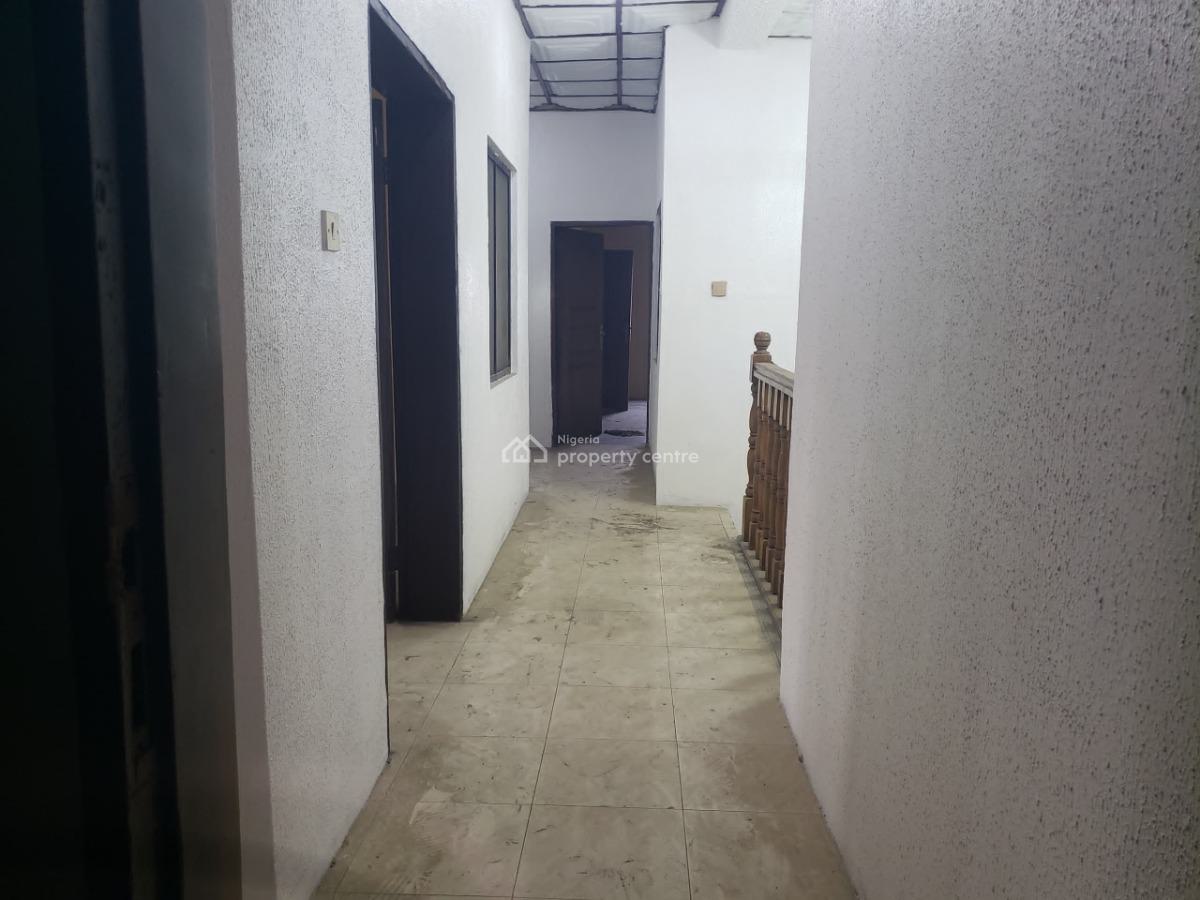 Well Maintained 5 Bedroom Semi Detached House with 2 Rooms Bq, Off Admiralty Way Lekki Phase 1, Lekki Phase 1, Lekki, Lagos, House for Rent