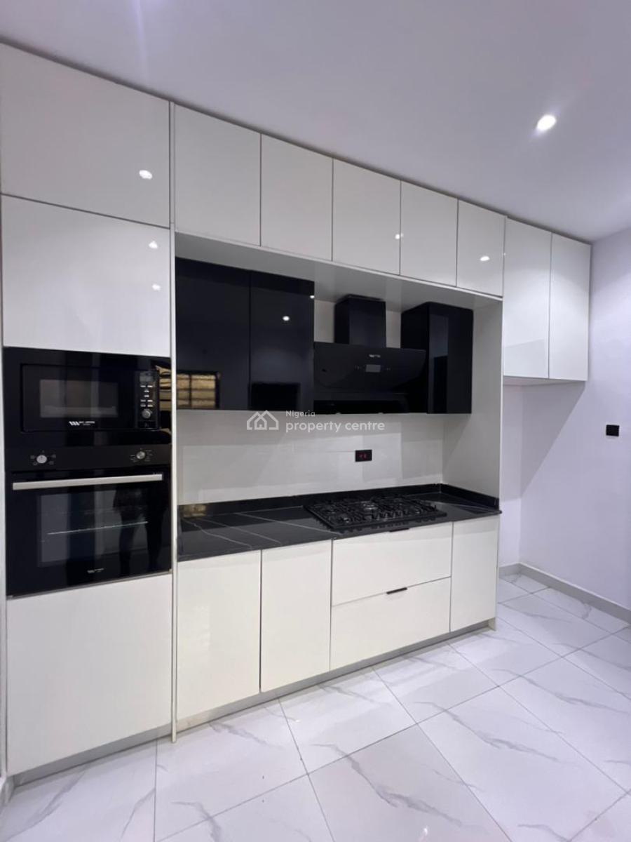 Very Serene 3 Bedroom Apartment with Elevator, Lekki Phase 1, Lekki, Lagos, Flat / Apartment for Sale