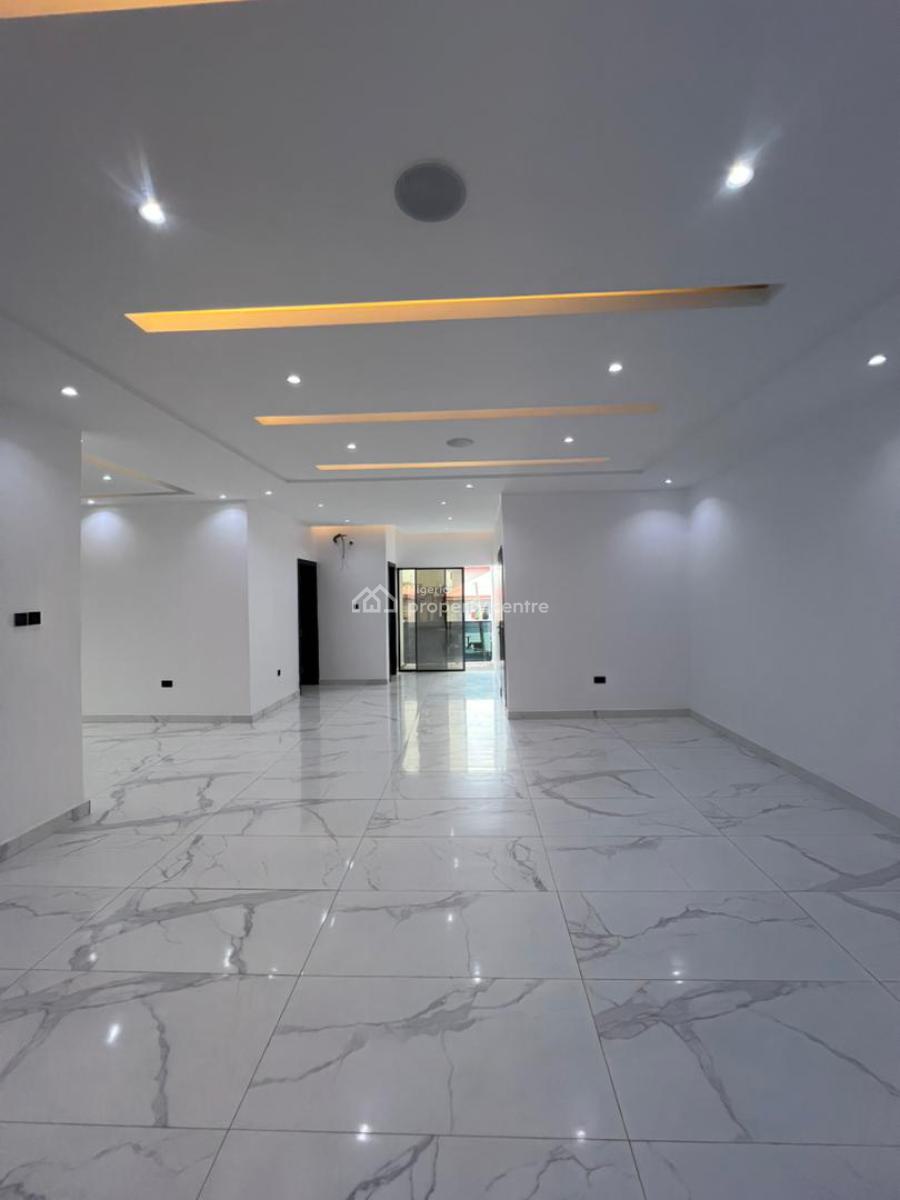 Very Serene 3 Bedroom Apartment with Elevator, Lekki Phase 1, Lekki, Lagos, Flat / Apartment for Sale