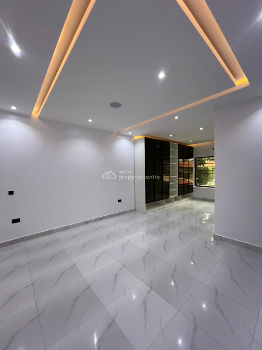 Very Serene 3 Bedroom Apartment with Elevator, Lekki Phase 1, Lekki, Lagos, Flat / Apartment for Sale