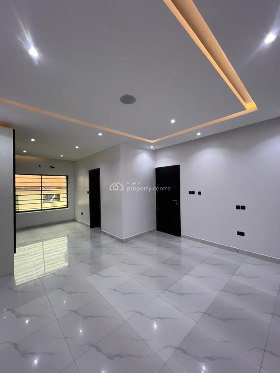 Very Serene 3 Bedroom Apartment with Elevator, Lekki Phase 1, Lekki, Lagos, Flat / Apartment for Sale
