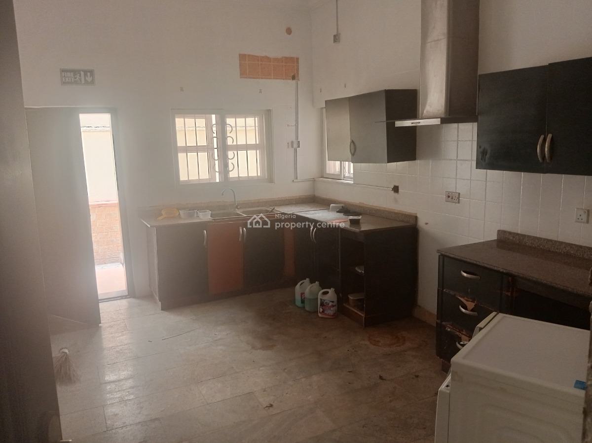 4 Bedrooms Semi Detached Duplex with Bq, Off Admiralty, Lekki Phase 1, Lekki, Lagos, Semi-detached Duplex for Rent