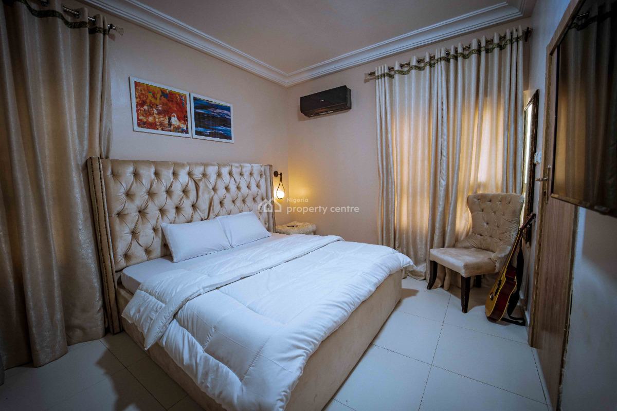 Cozy 2bed Apartment, Block 2, Maben Estate, Lekki Phase 2, Lekki, Lagos, Flat / Apartment Short Let