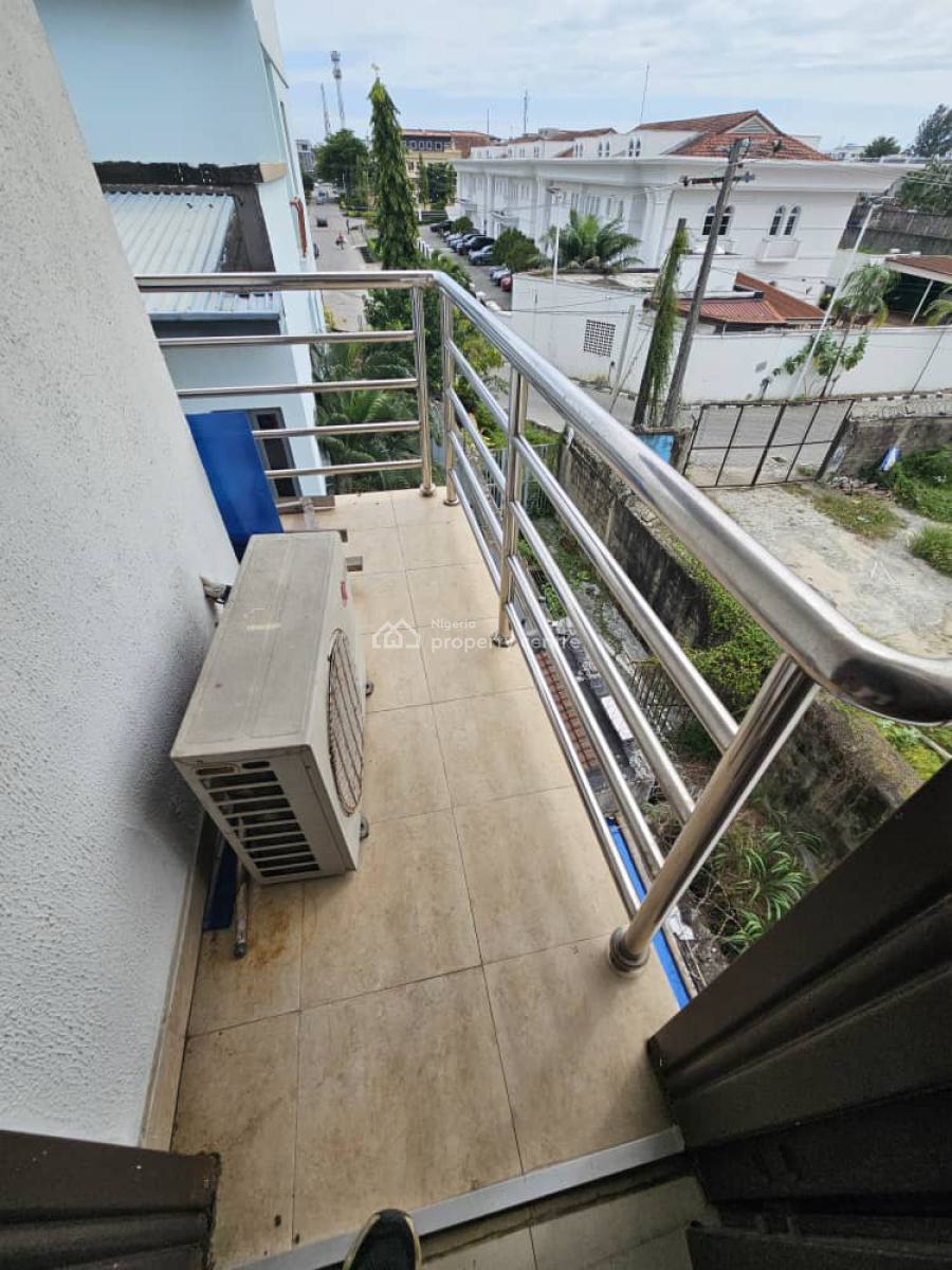 Spacious 3 Bedroom Flat with Bq, Lekki Phase 1, Lekki Phase 1, Lekki, Lagos, Block of Flats for Sale