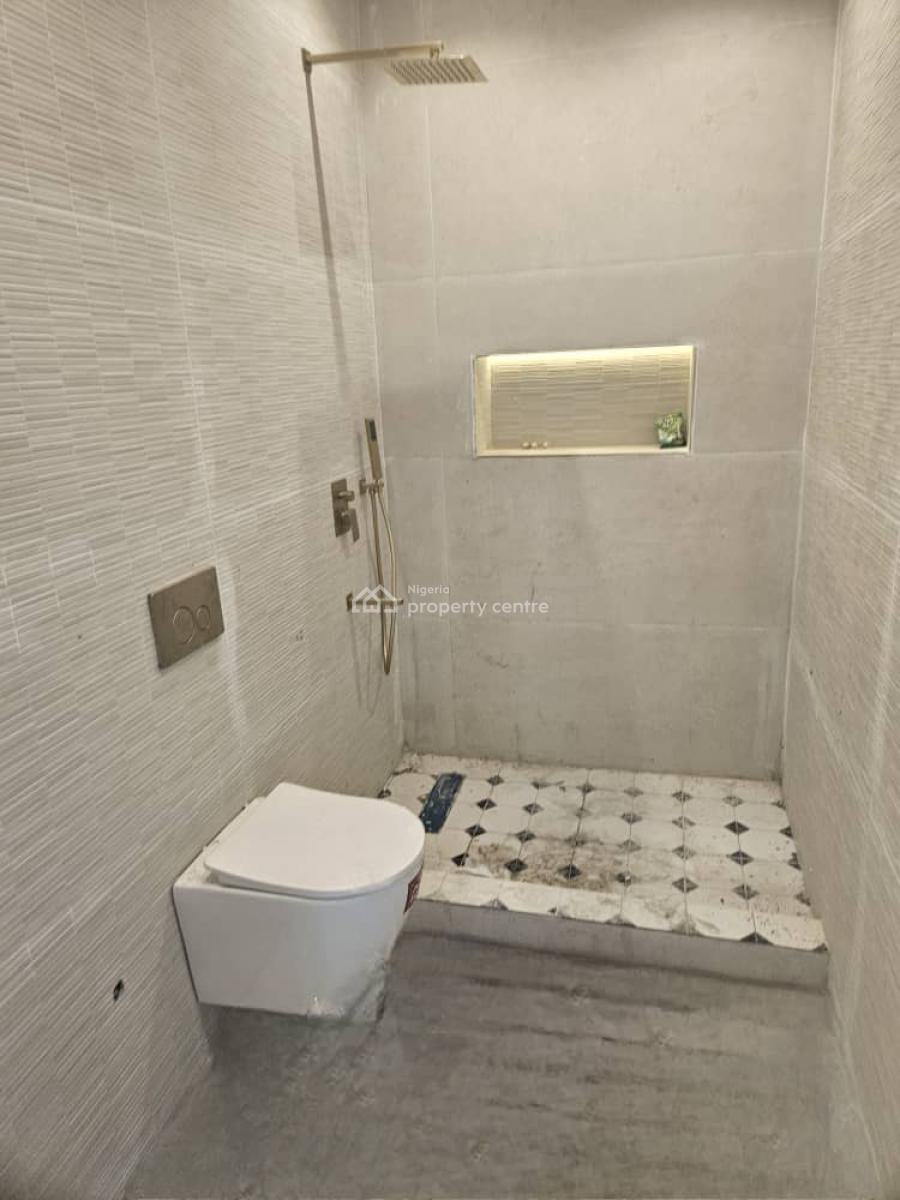 Spacious 3 Bedroom Flat with Bq, Lekki Phase 1, Lekki Phase 1, Lekki, Lagos, Block of Flats for Sale