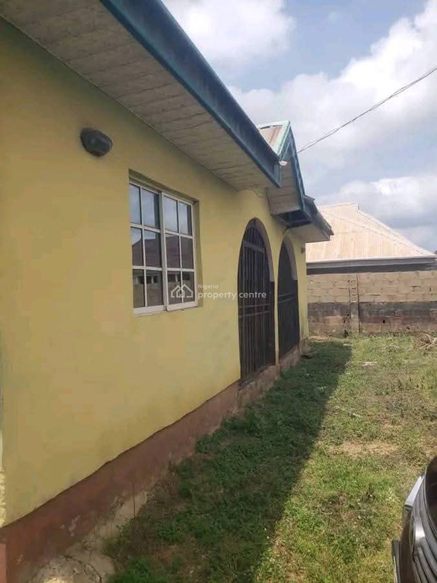 3 Bedroom Bungalow, Mile 12, Kosofe, Lagos, Flat / Apartment for Sale
