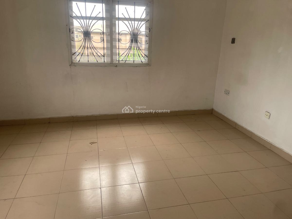 3 Bedroom Apartment  Close to Major Road, Alaguntan  Road, Ilaje, Ajah, Lagos, Flat / Apartment for Rent