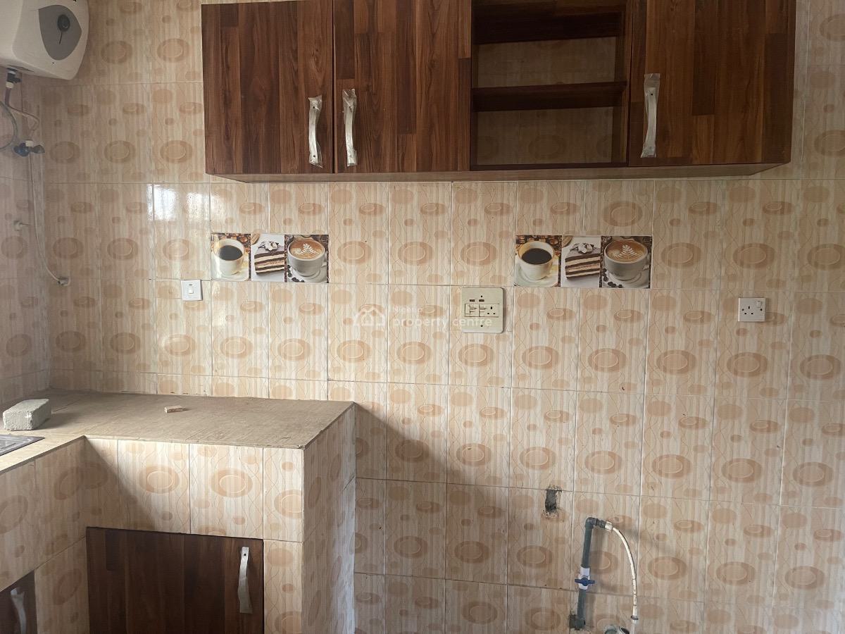 3 Bedroom Apartment  Close to Major Road, Alaguntan  Road, Ilaje, Ajah, Lagos, Flat / Apartment for Rent