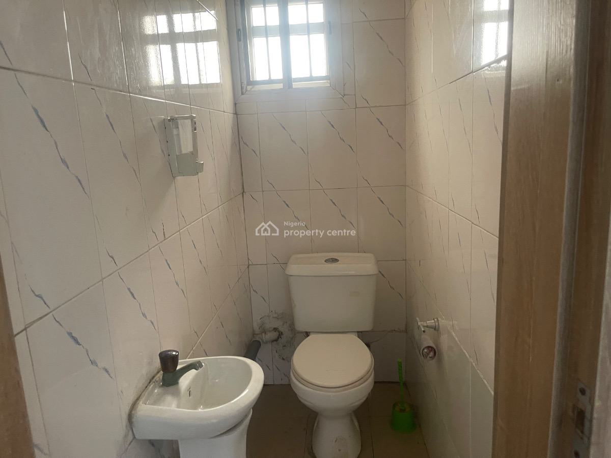3 Bedroom Apartment  Close to Major Road, Alaguntan  Road, Ilaje, Ajah, Lagos, Flat / Apartment for Rent