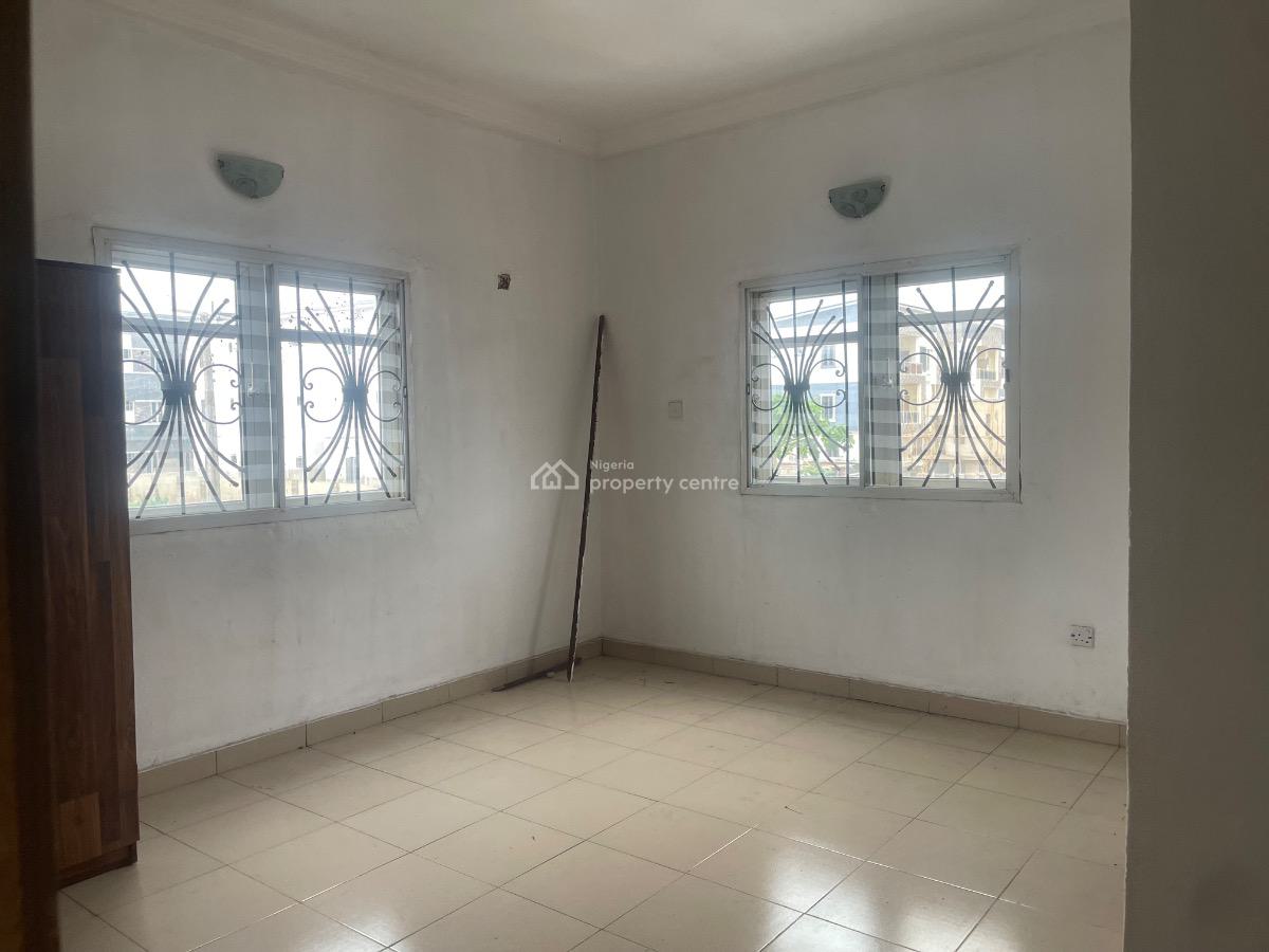 3 Bedroom Apartment  Close to Major Road, Alaguntan  Road, Ilaje, Ajah, Lagos, Flat / Apartment for Rent