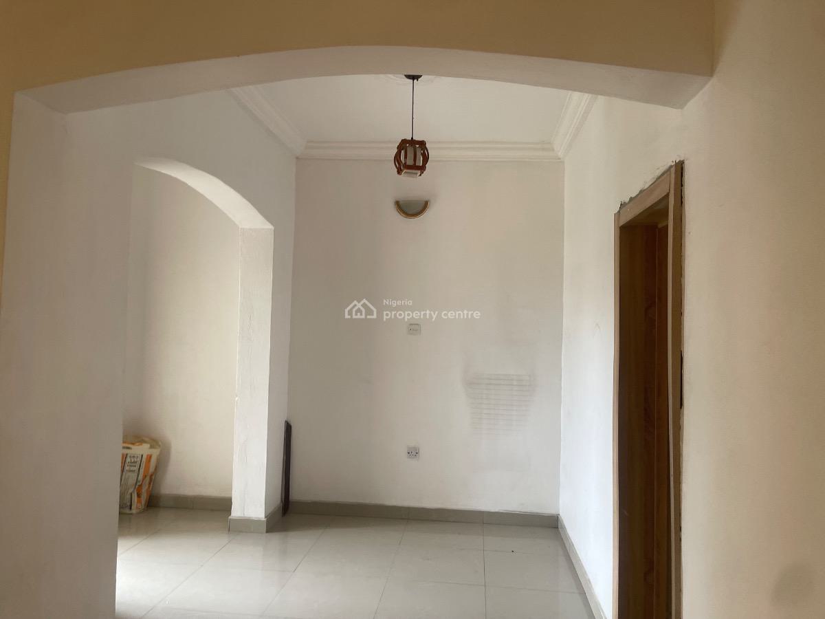 3 Bedroom Apartment  Close to Major Road, Alaguntan  Road, Ilaje, Ajah, Lagos, Flat / Apartment for Rent