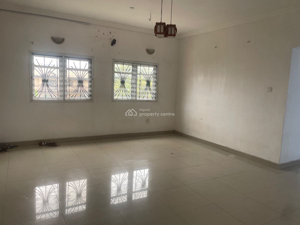 3 Bedroom Apartment  Close to Major Road, Alaguntan  Road, Ilaje, Ajah, Lagos, Flat / Apartment for Rent