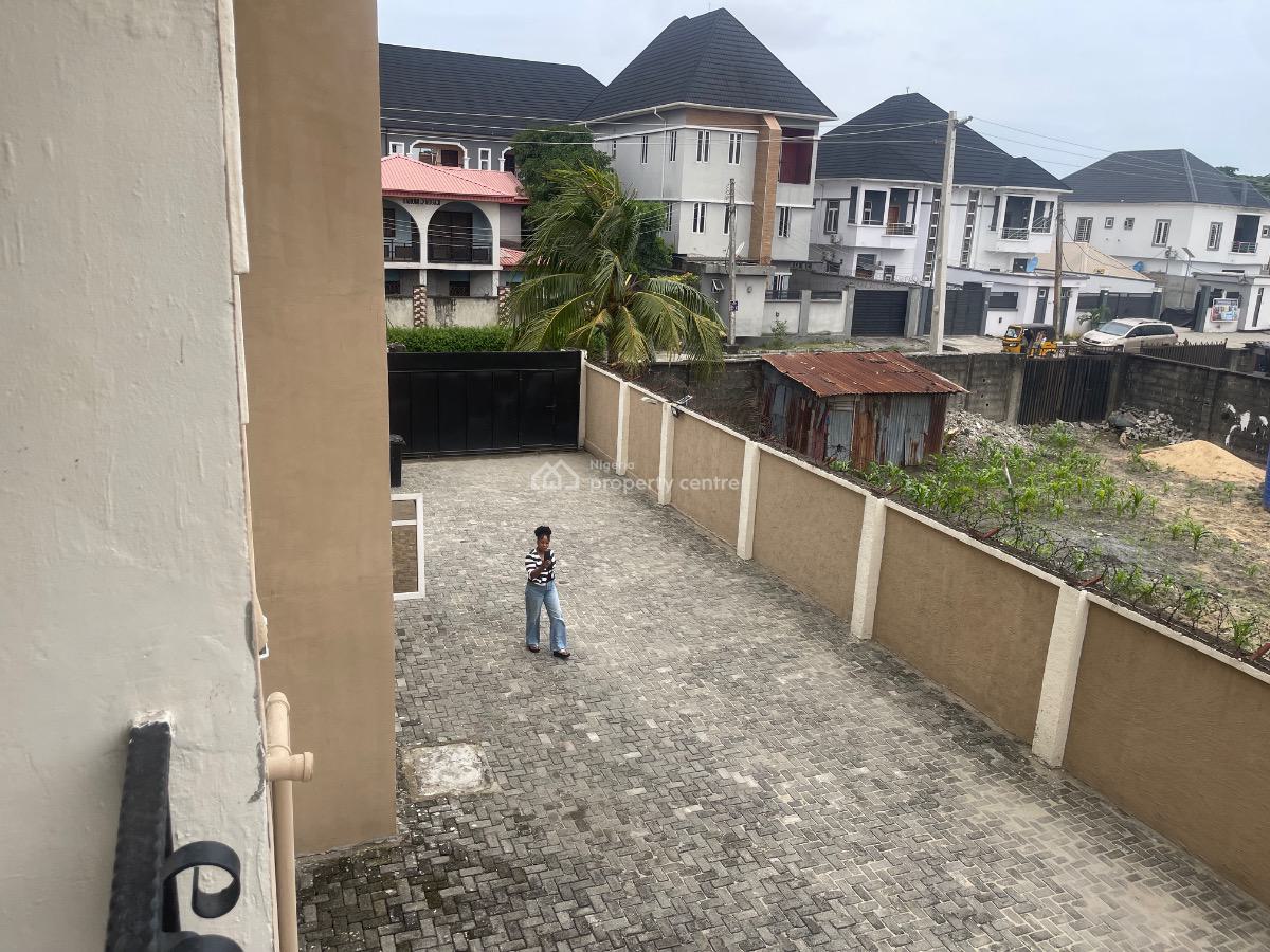 3 Bedroom Apartment  Close to Major Road, Alaguntan  Road, Ilaje, Ajah, Lagos, Flat / Apartment for Rent