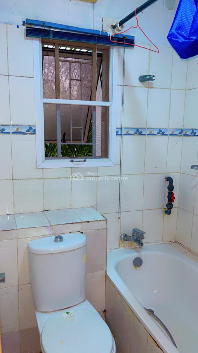 Newly Renovated Spacious Ensuite Bedroom, Upstairs, By Express Road, Idado, Lekki, Lagos, Self Contain (single Rooms) for Rent