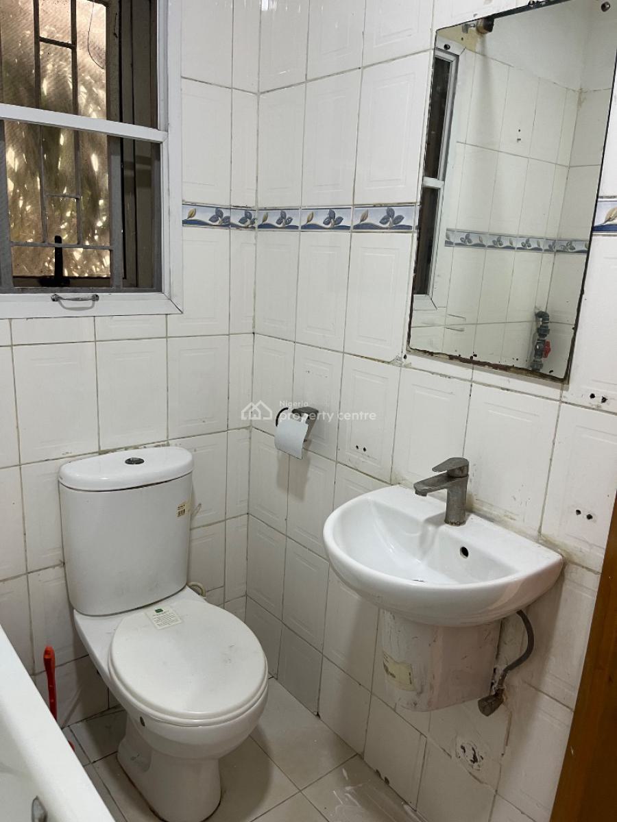 Spacious Studio Apartment with Open Kitchen Plan , Upstairs, Lekki, Lagos, Self Contain (single Rooms) for Rent