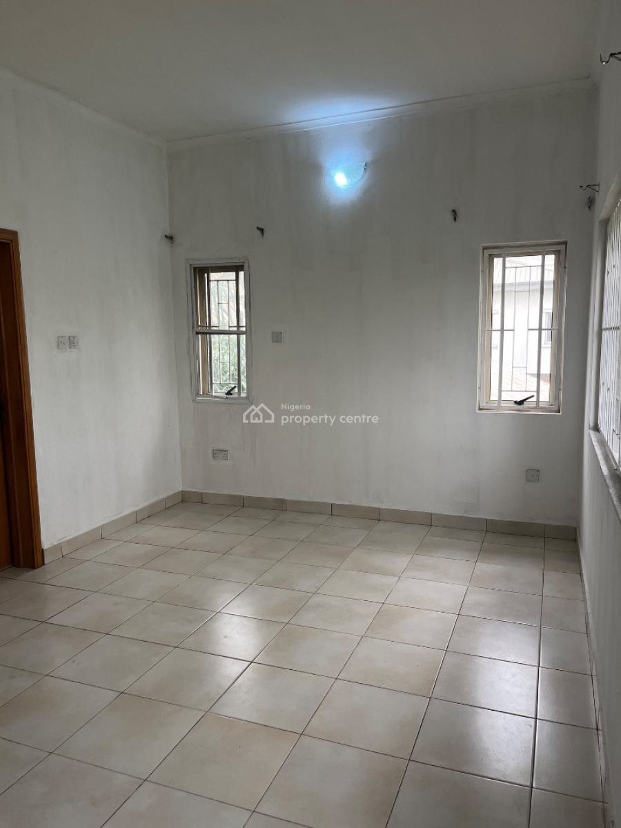 Spacious Studio Apartment with Open Kitchen Plan , Upstairs, Lekki, Lagos, Self Contain (single Rooms) for Rent