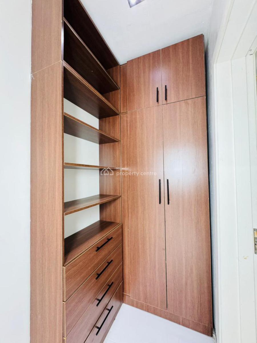 Affordable  Luxury 2 Bedroom Apartments with 24hrs Power, Pool & Gym., Ologolo, Lekki, Lagos, Flat / Apartment for Sale
