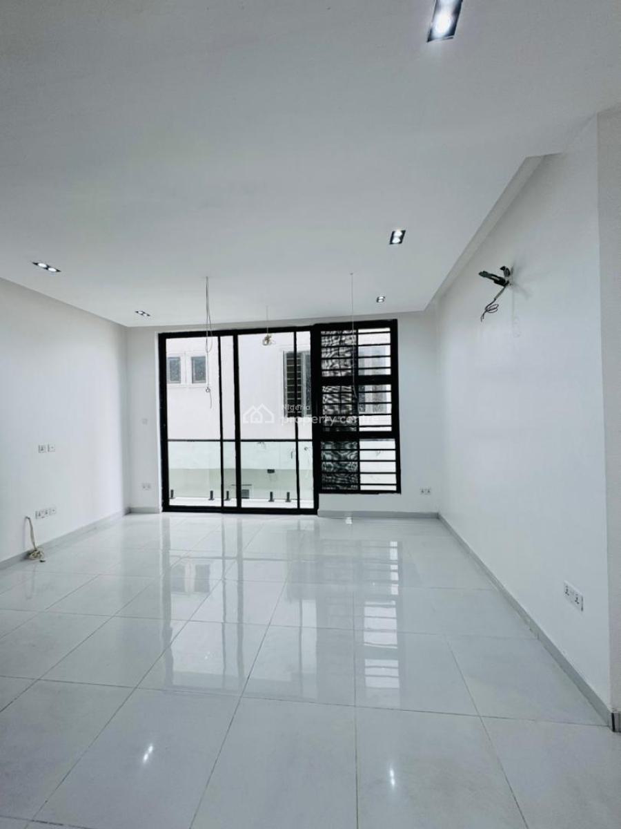 Affordable  Luxury 2 Bedroom Apartments with 24hrs Power, Pool & Gym., Ologolo, Lekki, Lagos, Flat / Apartment for Sale