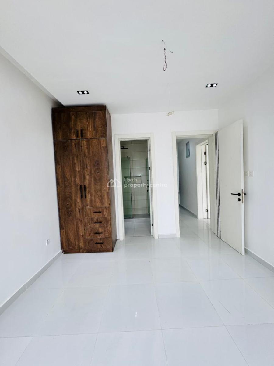 Affordable  Luxury 2 Bedroom Apartments with 24hrs Power, Pool & Gym., Ologolo, Lekki, Lagos, Flat / Apartment for Sale