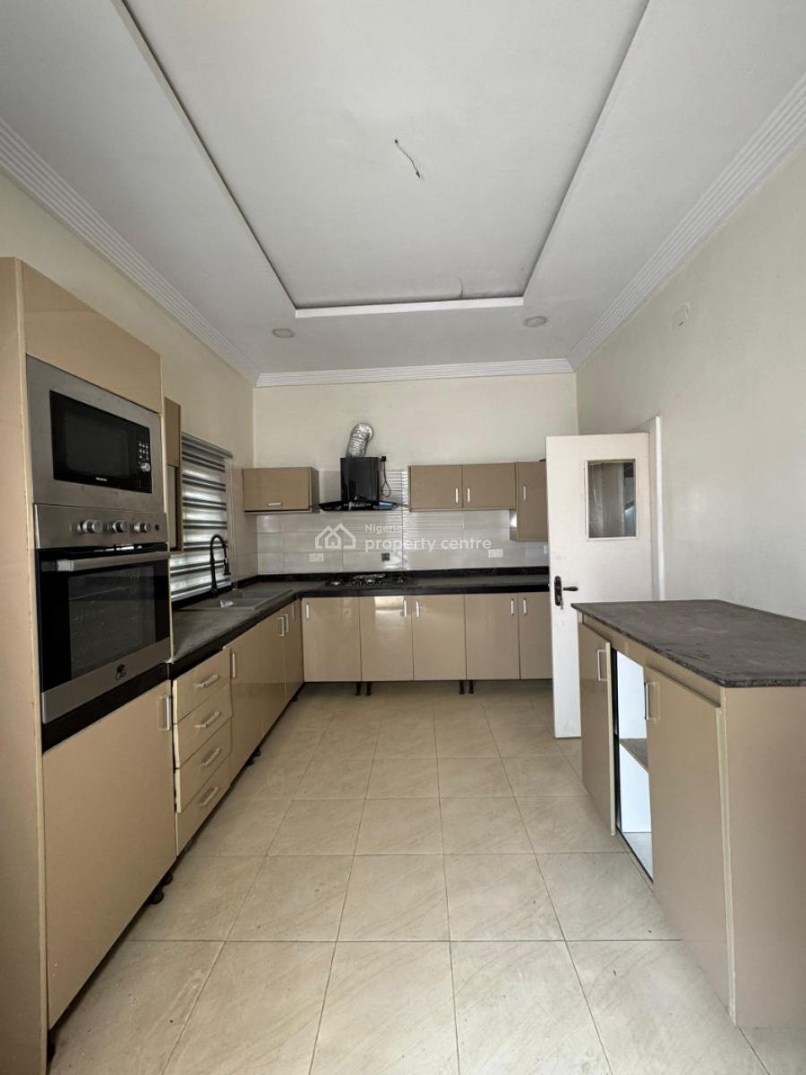 Well Maintained Super Spacious  4 Bedroom Terrace Duplex, Ologolo, Lekki, Lagos, Terraced Duplex for Sale