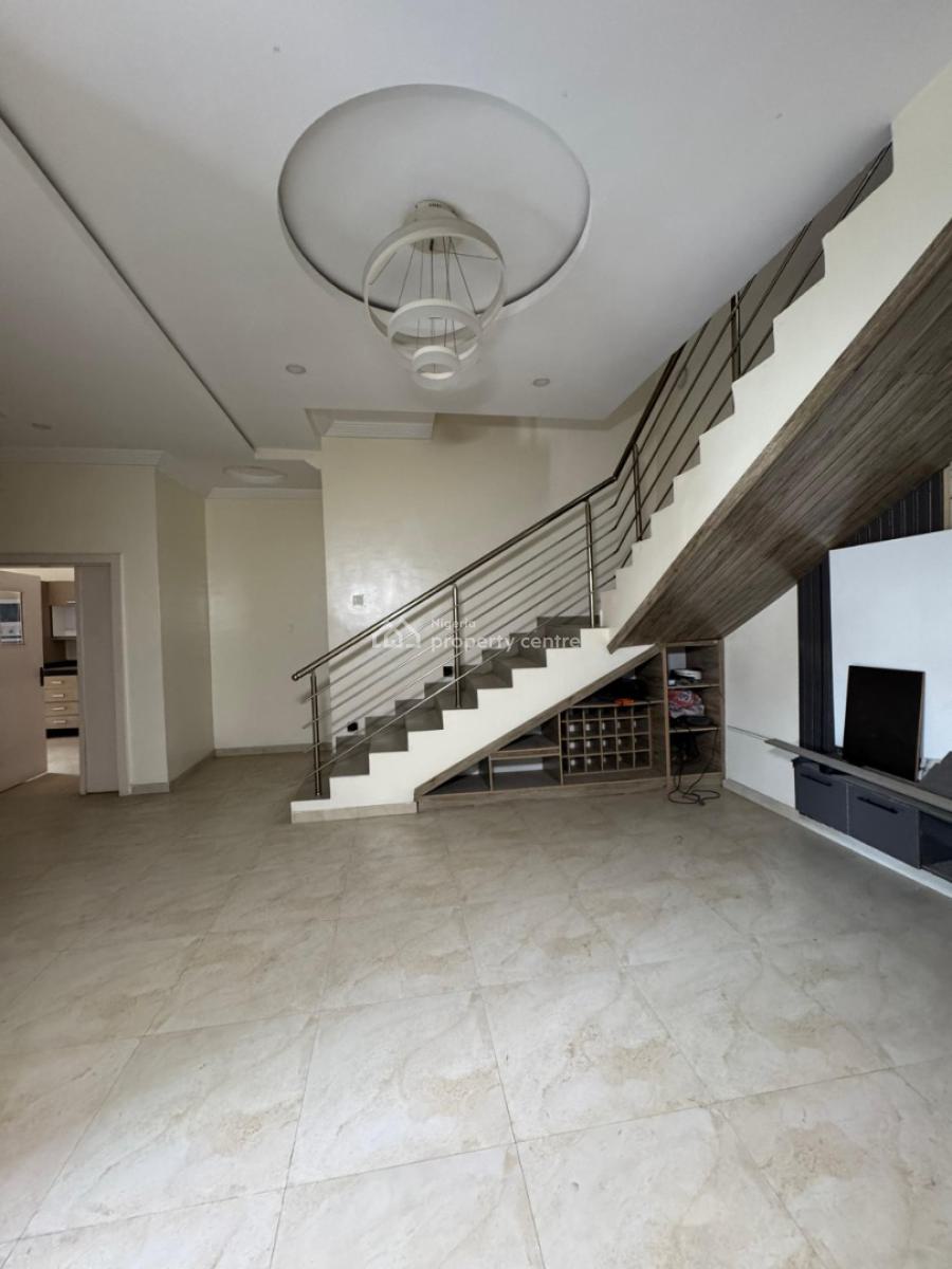 Well Maintained Super Spacious  4 Bedroom Terrace Duplex, Ologolo, Lekki, Lagos, Terraced Duplex for Sale