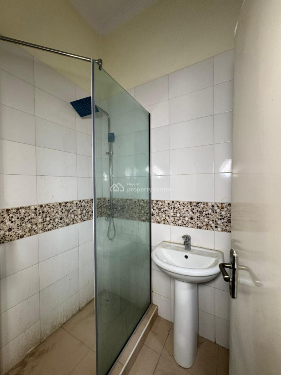 Well Maintained Super Spacious  4 Bedroom Terrace Duplex, Ologolo, Lekki, Lagos, Terraced Duplex for Sale