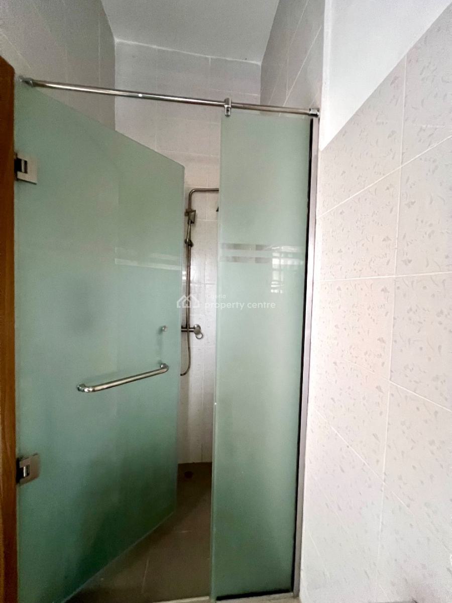 Very Affordable 3 Bedroom Apartment with Bq and Gym, Lekki Phase 1, Lekki, Lagos, Flat / Apartment for Sale