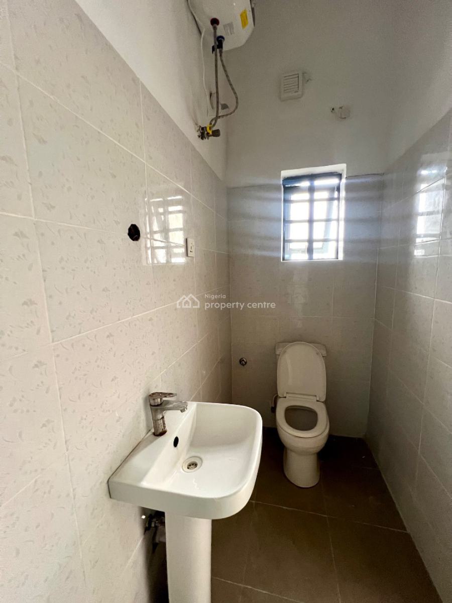 Very Affordable 3 Bedroom Apartment with Bq and Gym, Lekki Phase 1, Lekki, Lagos, Flat / Apartment for Sale