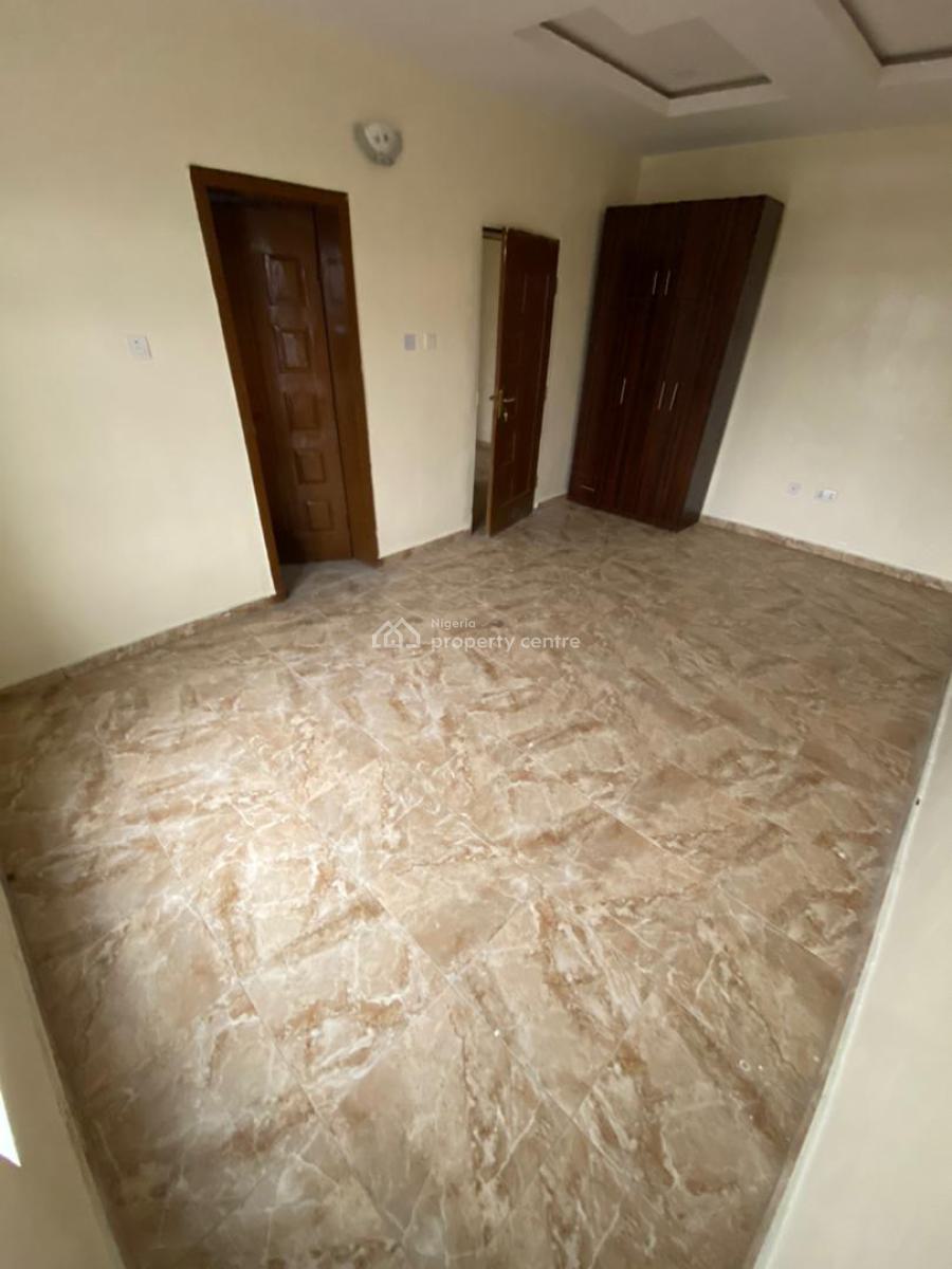 Spacious 3 Bedroom Flat, United Estate, Sangotedo, Ajah, Lagos, Flat / Apartment for Rent