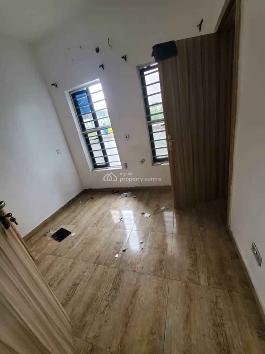 Converted Mini Flat with Full Kitchen (landlord Repainting), Orchid Road, Lekki, Lagos, Flat / Apartment for Rent