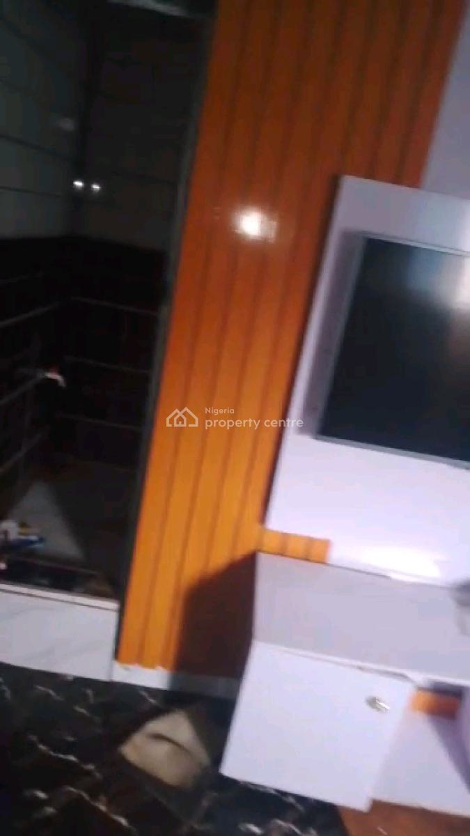 an Up Floor Miniflat, Adekunle, Yaba, Lagos, Mini Flat (room and Parlour) for Rent